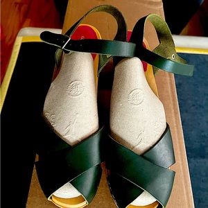 Swedish Hasbeens clogs.Sise 9